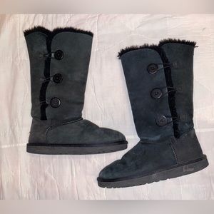 Bailey Button Uggs - Black size 10